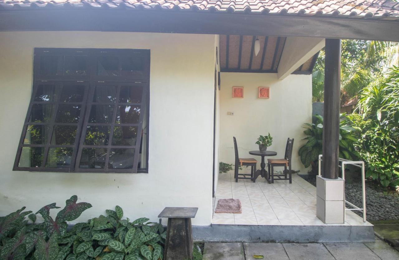 Giri Sari Guest House Pemuteran Exterior foto