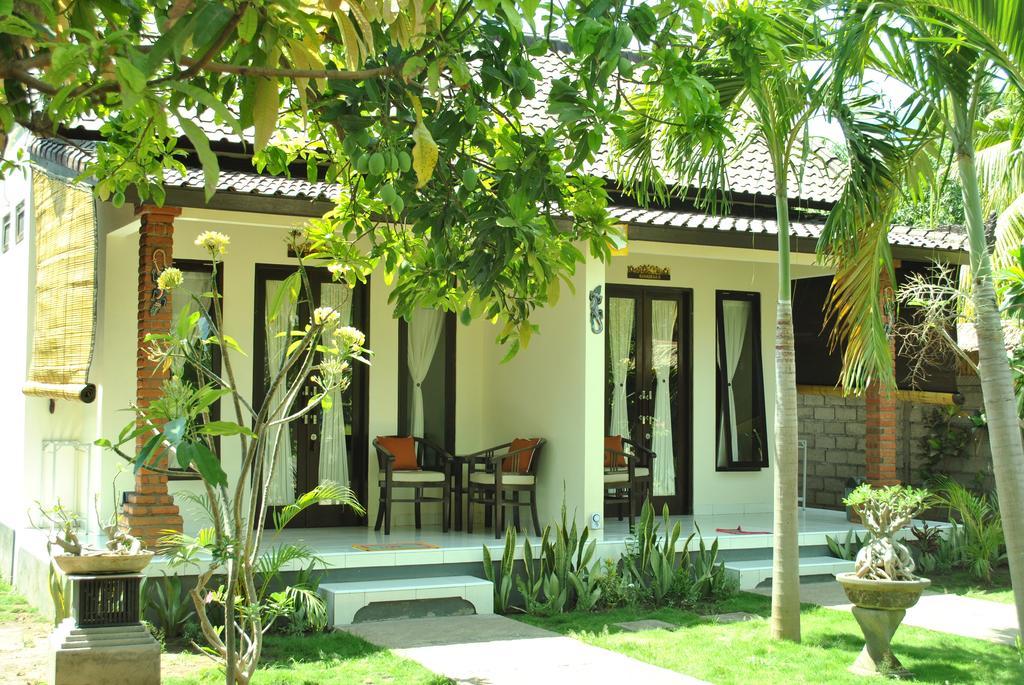 Giri Sari Guest House Pemuteran Exterior foto