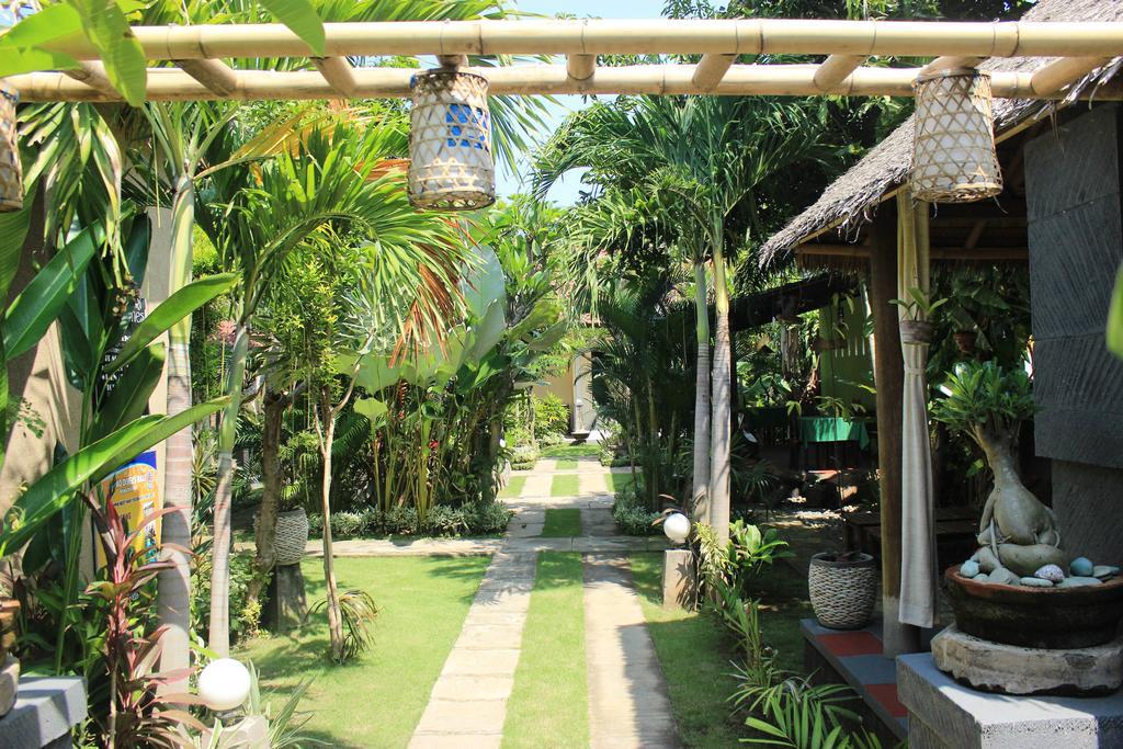 Giri Sari Guest House Pemuteran Exterior foto